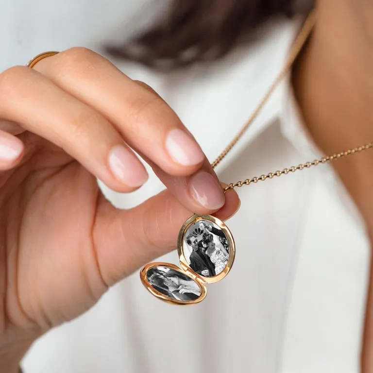 Biography Medium Locket Necklace - Gold - 42044YNON