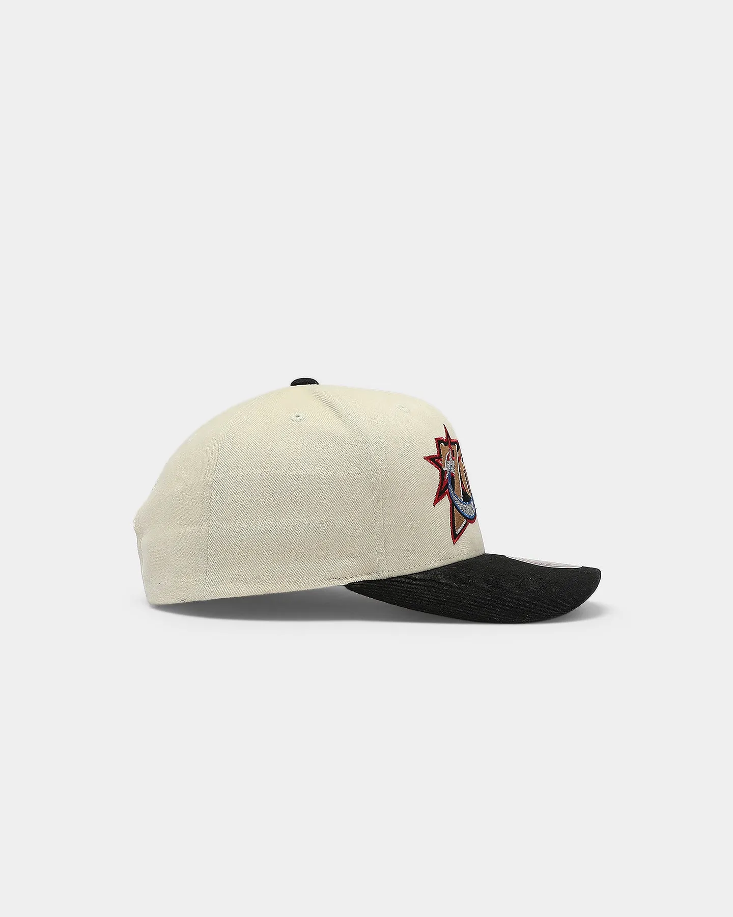 Mitchell & Ness Philadelphia 76ers Pro Crown Snapback Off White/Black