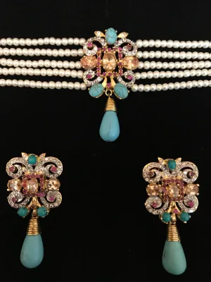 Nadia pearl choker