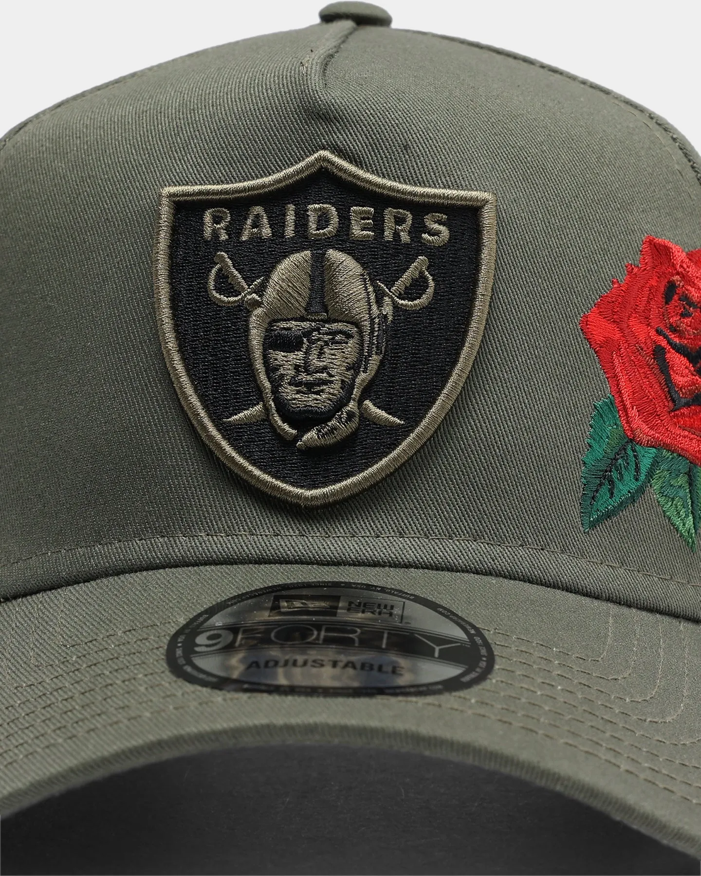 New Era Las Vegas Raiders Rose Hit 9FORTY A-Frame Snapback Olive/Black