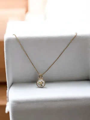 Pearlfect Tri-Petal Locket