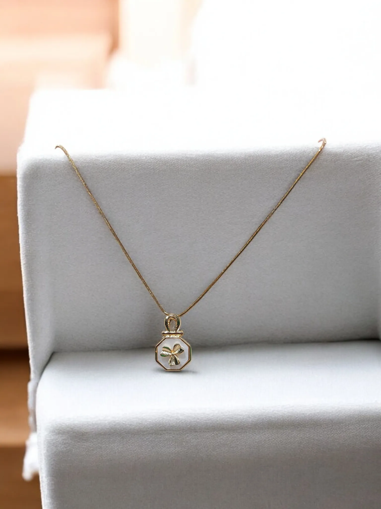 Pearlfect Tri-Petal Locket