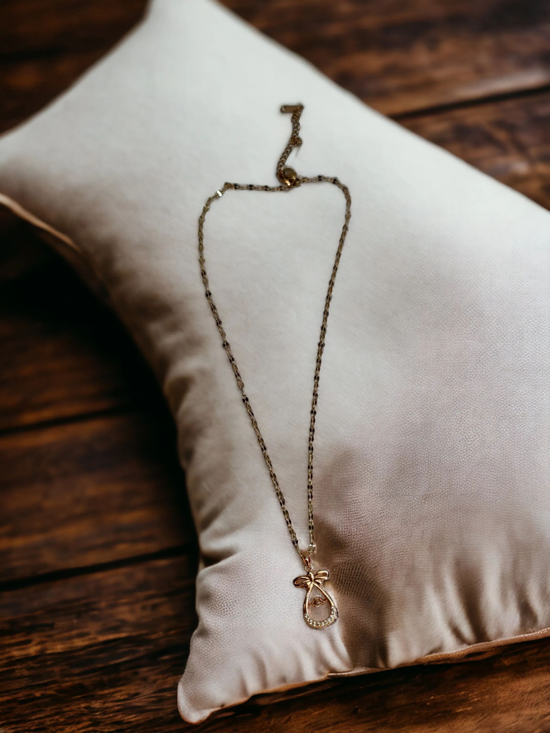 Pearlfect Water Drop Locket with American Diamond Stone