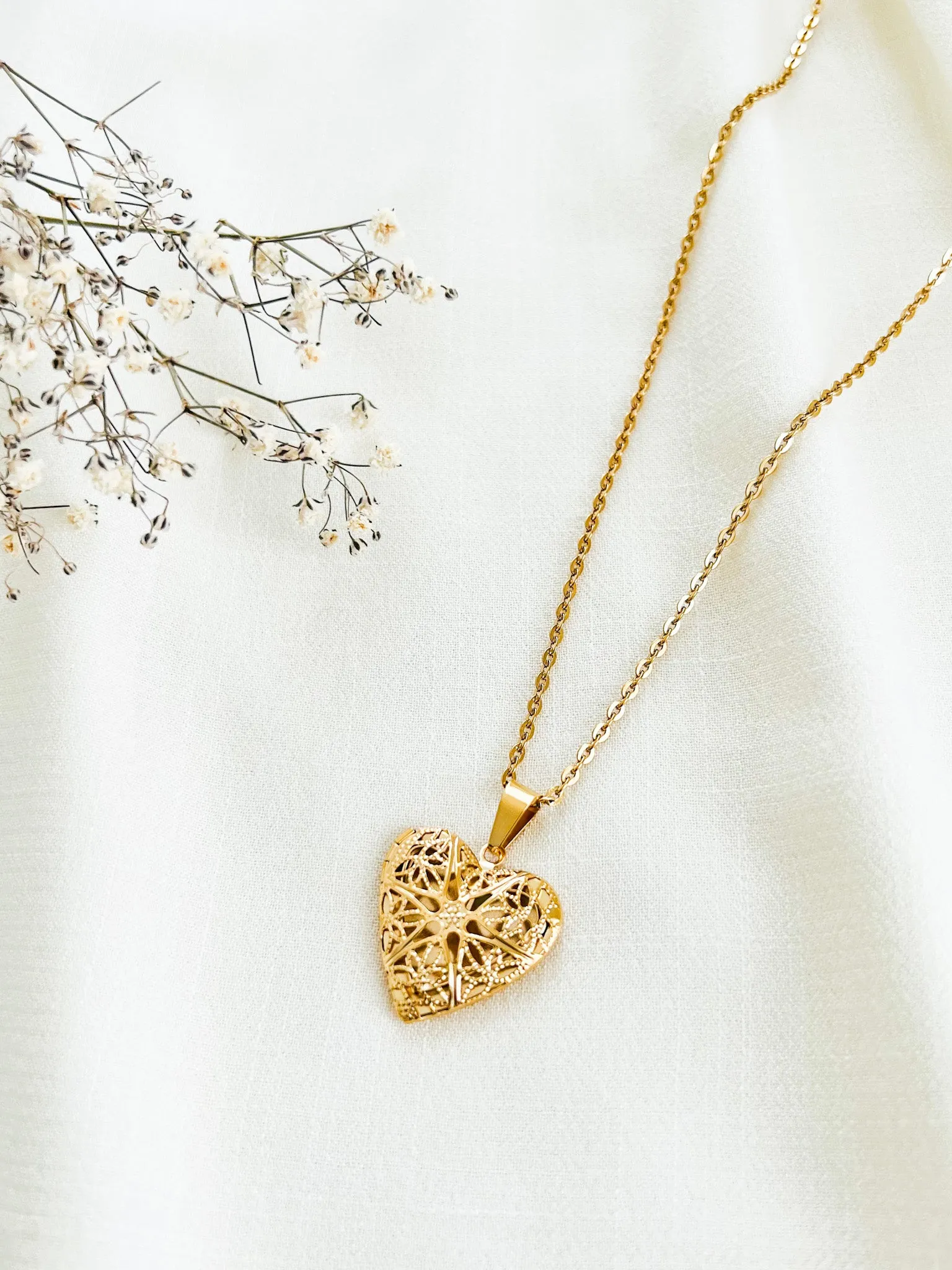 Silène’ Heart Necklace
