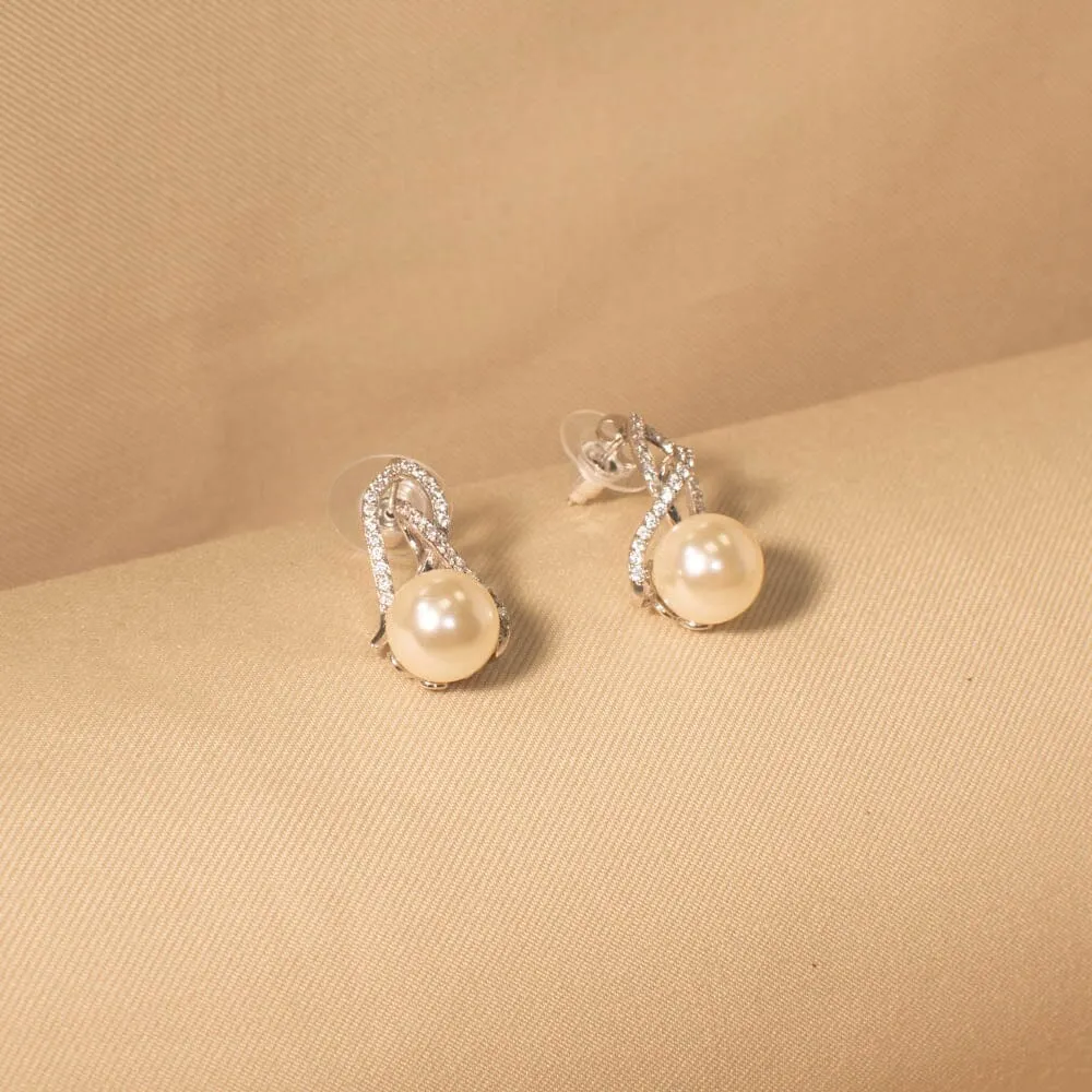 Swaraa Pearl Necklace Set