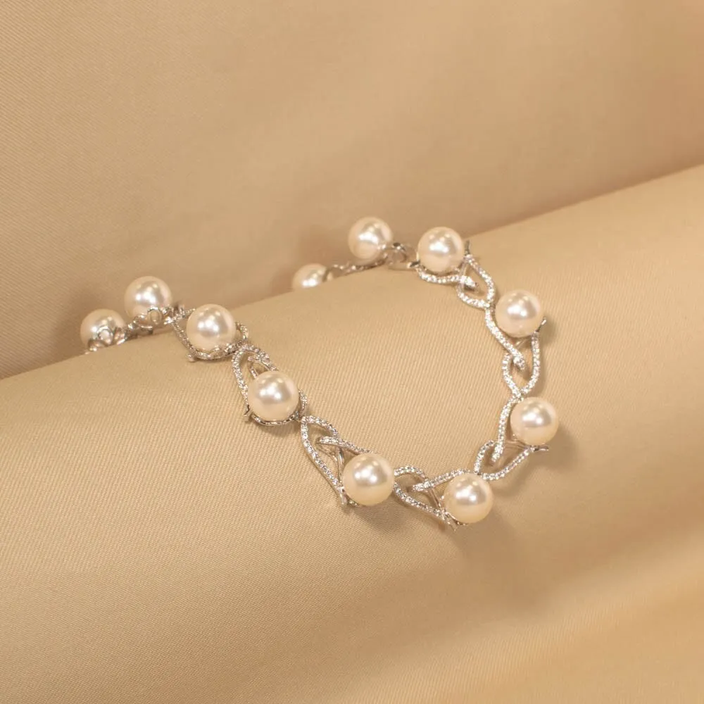 Swaraa Pearl Necklace Set