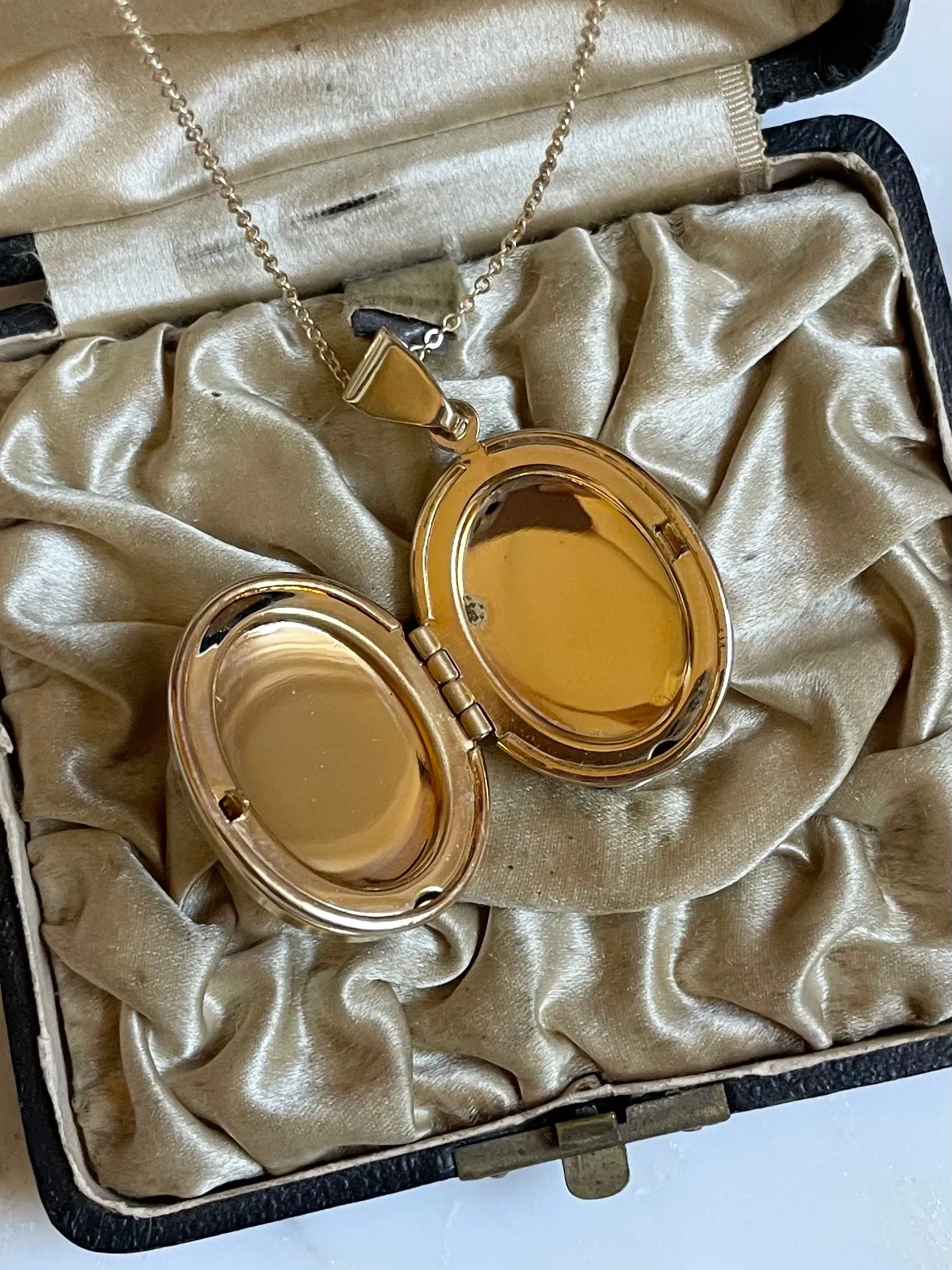 Vintage Glass Cameo Locket